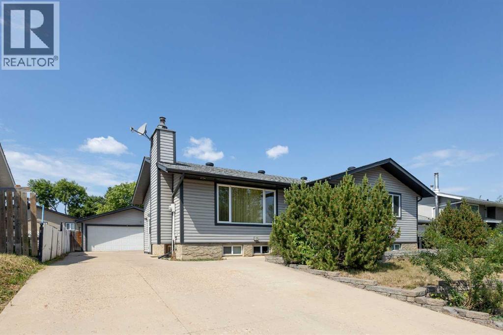 577 Beacon Hill Dr, Fort Mcmurray, AB T9H 2R2