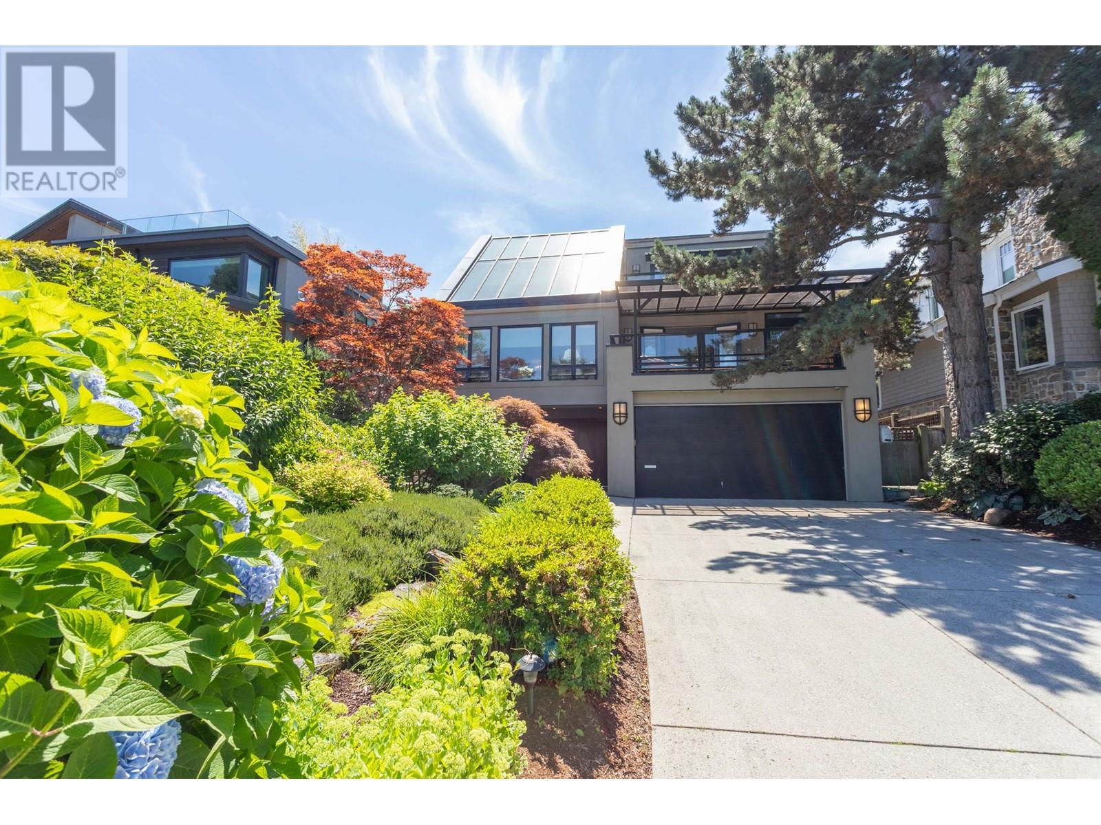 4468 W 1st Ave, Vancouver, BC V6R 4J4