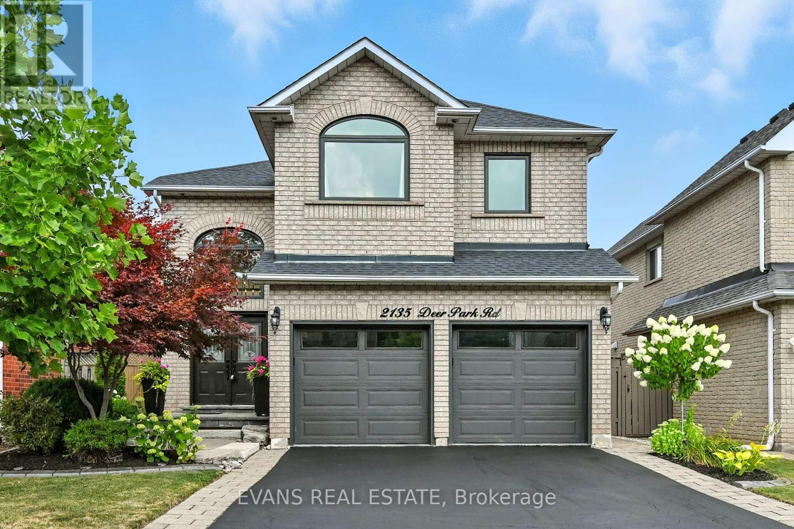 2135 Deer Park Rd, Oakville, ON L6M 3X4