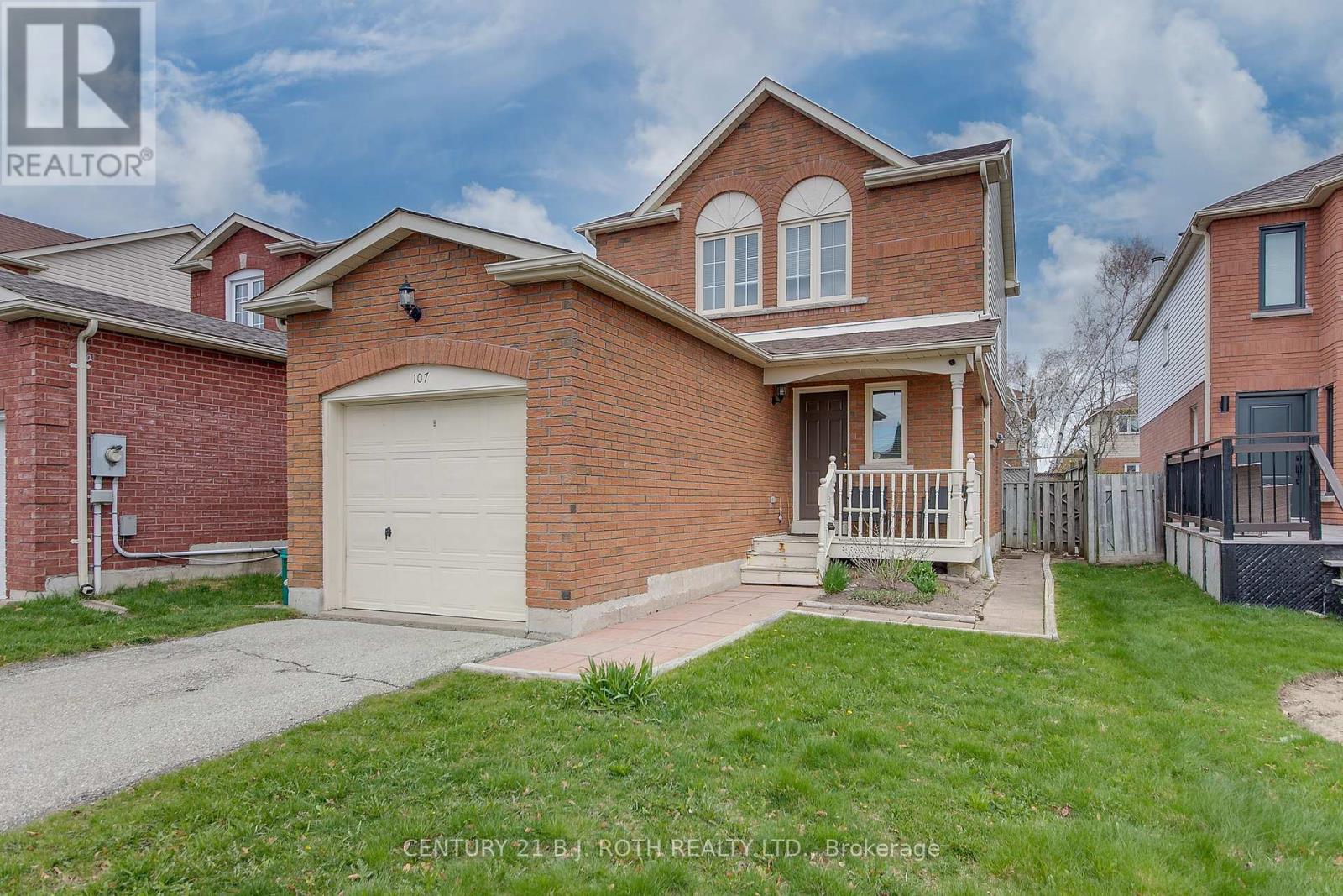107 Laidlaw Dr, Barrie, ON L4N 7R9