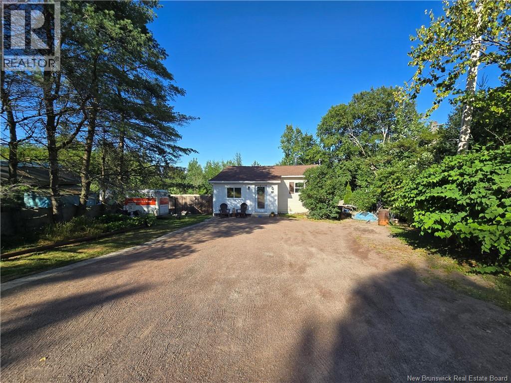 39 Cross Rd, Memramcook, NB E4K 1E2