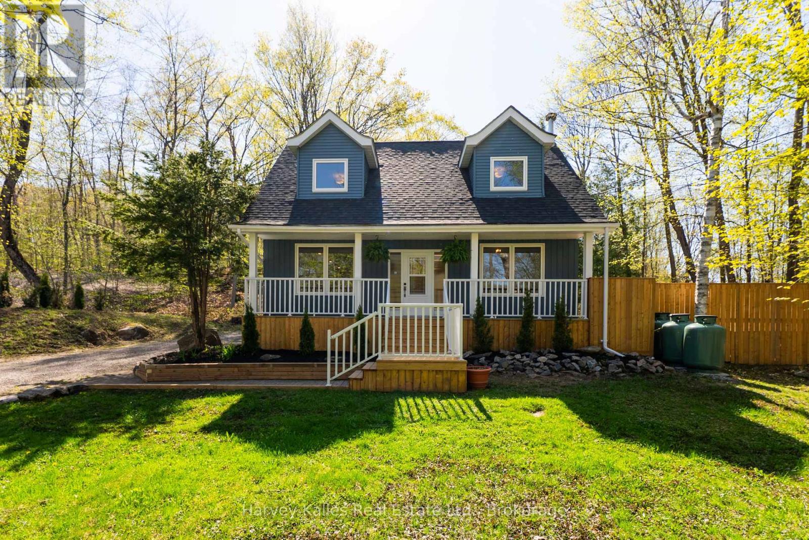 21 Todholm Dr, Muskoka Lakes, ON P0B 1J0
