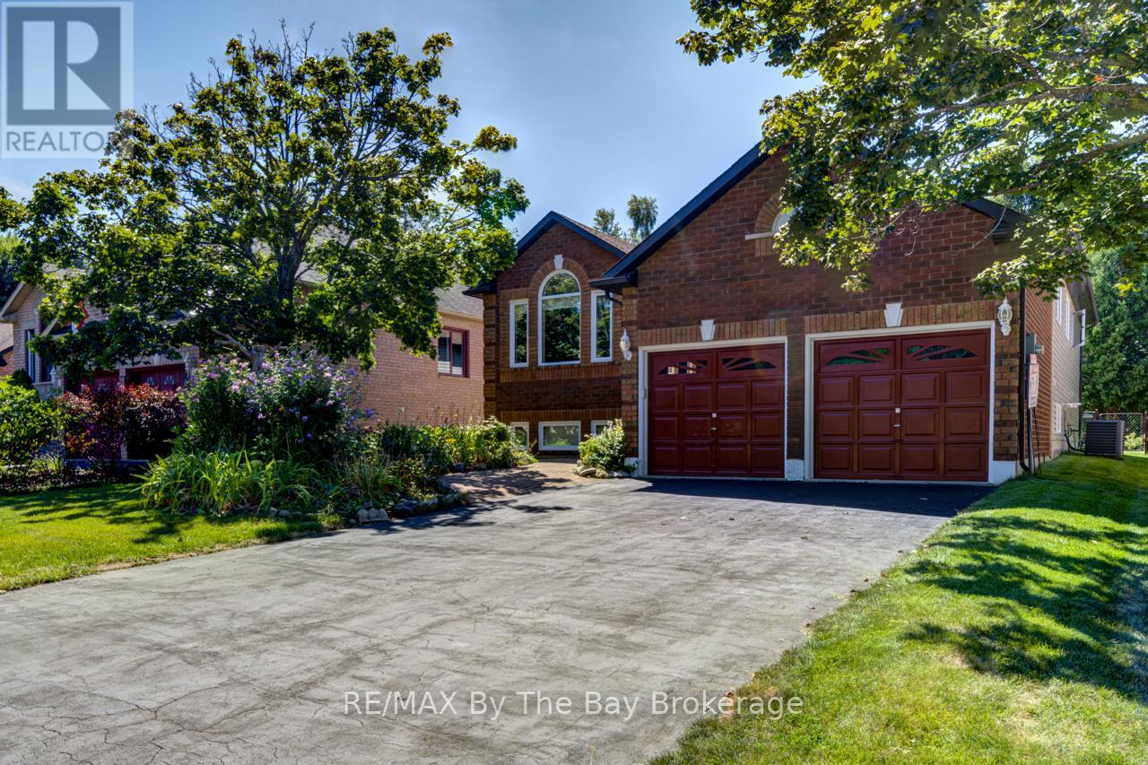 26 Timberland Cres, Wasaga Beach, ON L9Z 1G7