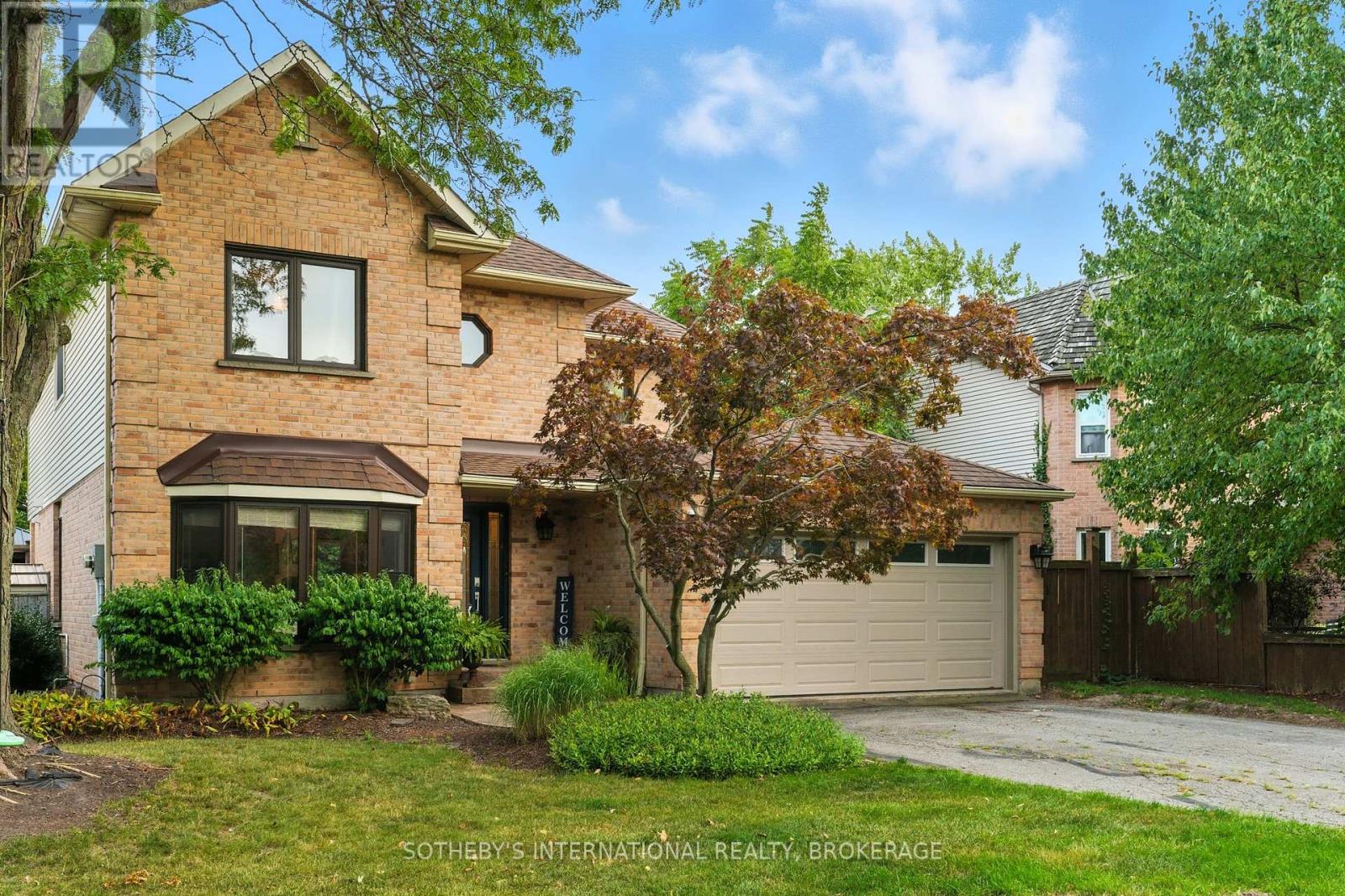 32 Sterling St, St. Catharines, ON L2S 3T2