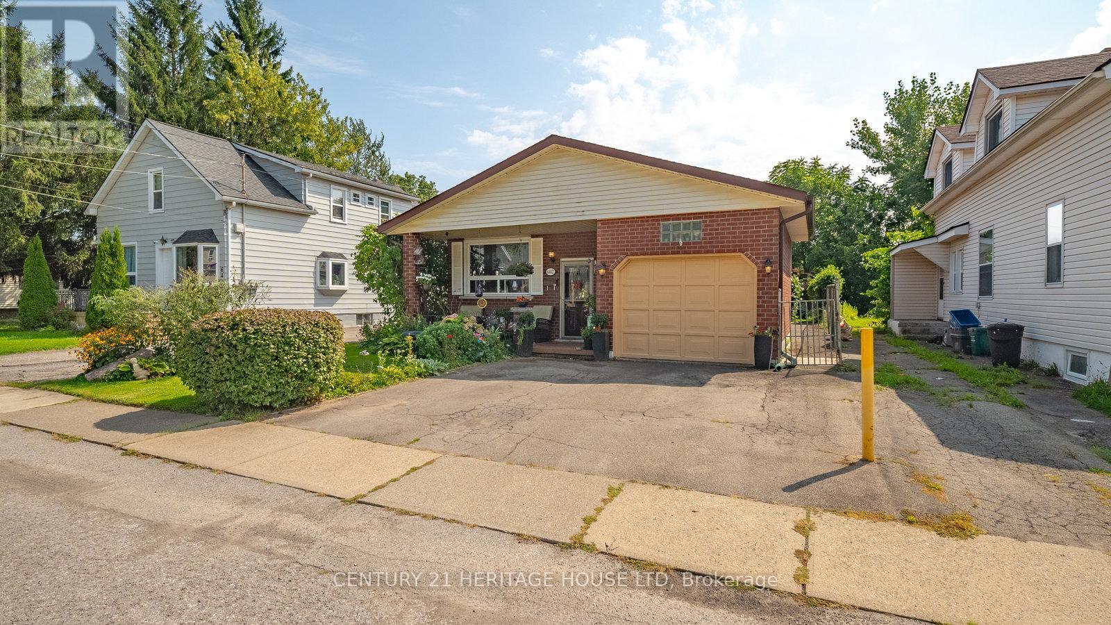 6442 Taylor St, Niagara Falls, ON L2G 2G1