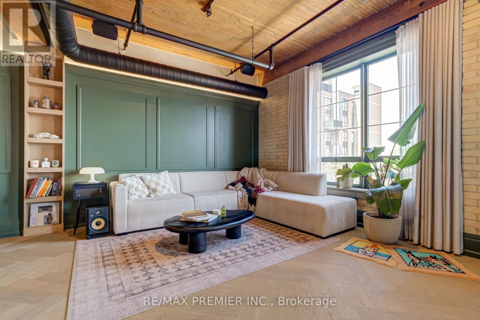 501 781 King St W, Toronto, ON M5V 1N4
