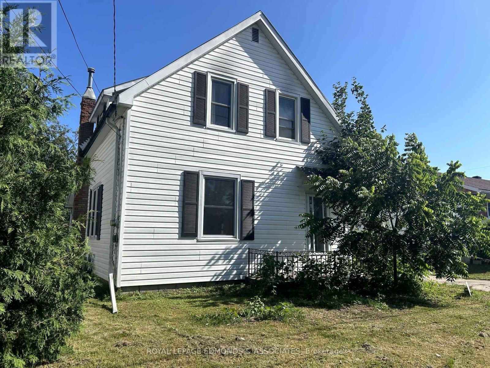 13 Jason St, Whitewater Region, ON K0J 1J0