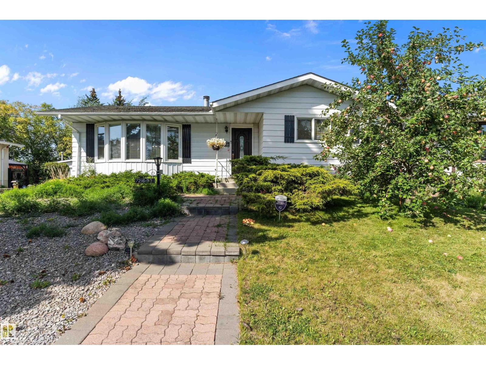 33 Av Nw Unit 7216, Edmonton, AB T6K 1K3
