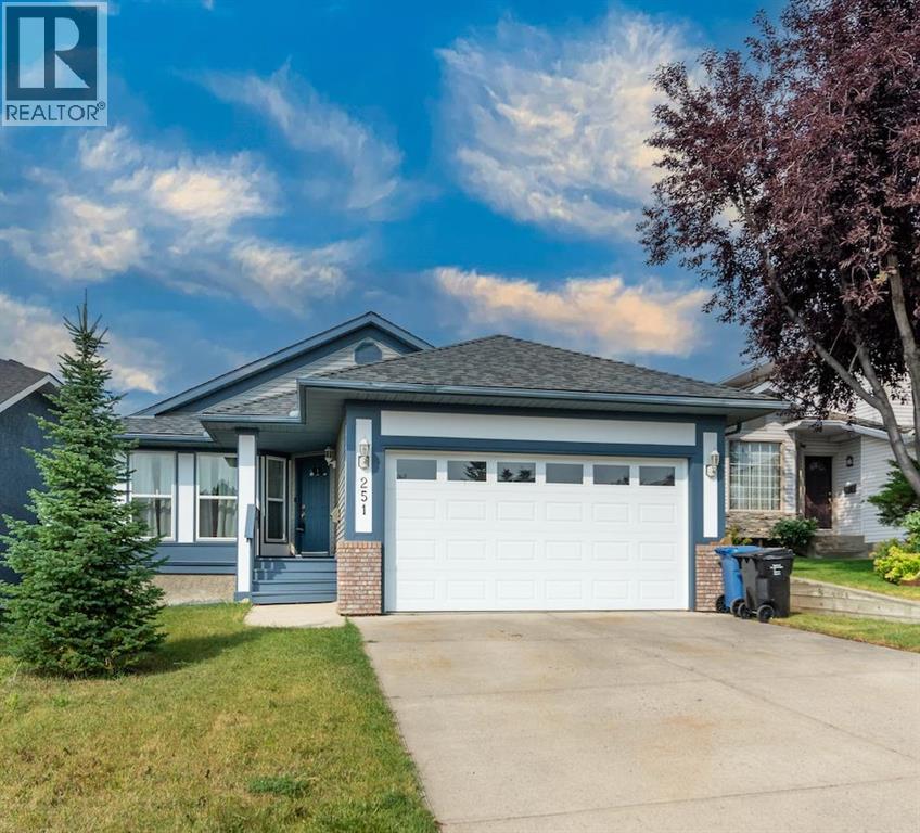 251 Douglas Woods Dr SE, Calgary, AB T2Z 2E8