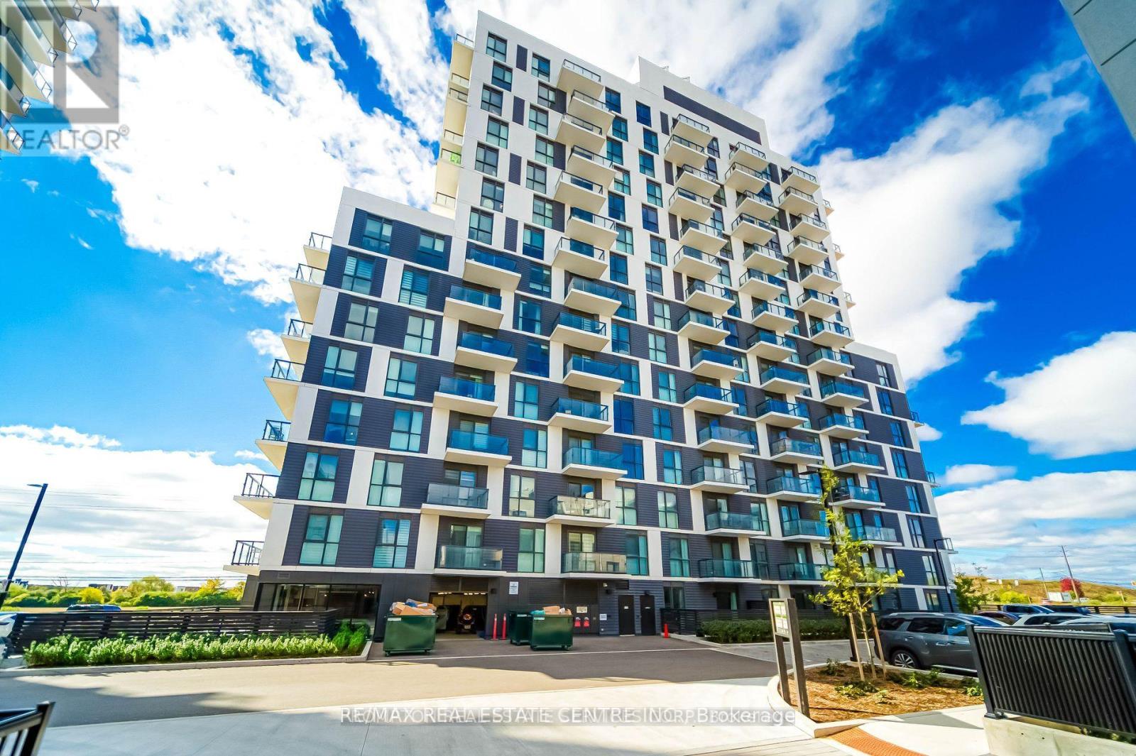 345 Wheat Boom Dr #102, Oakville, ON L6H 7X4