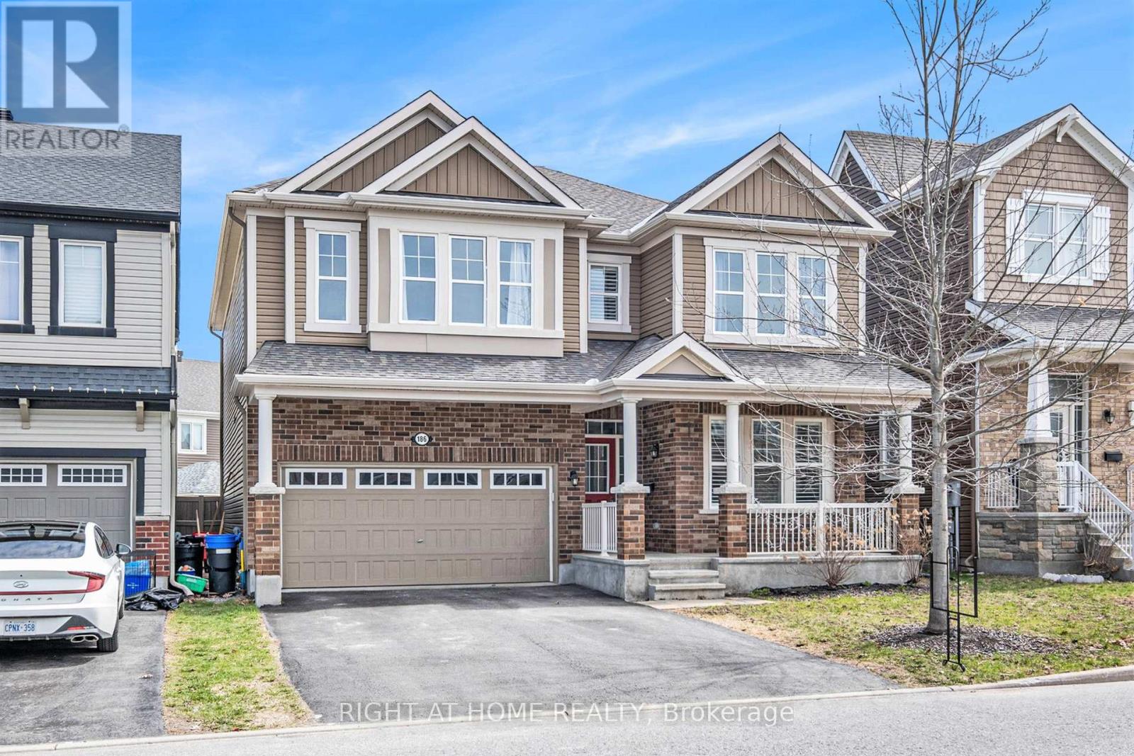 186 Lamprey St, Ottawa, ON K2C 3H2