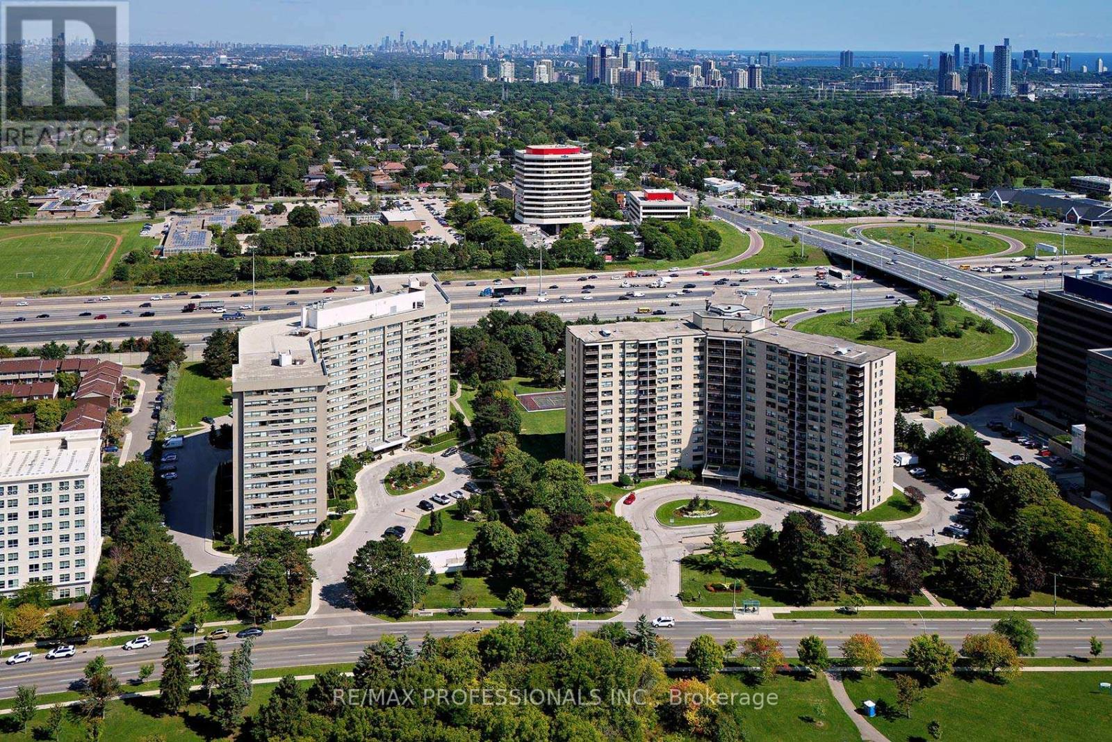 310 475 The West Mall, Toronto, ON M9C 4Z3