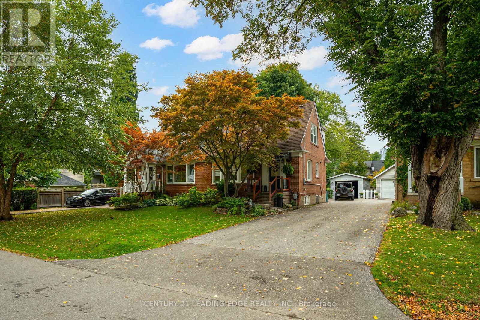 52 Green Lanes Ln, Toronto Islington-city Centre West, ON M8Z 4V7