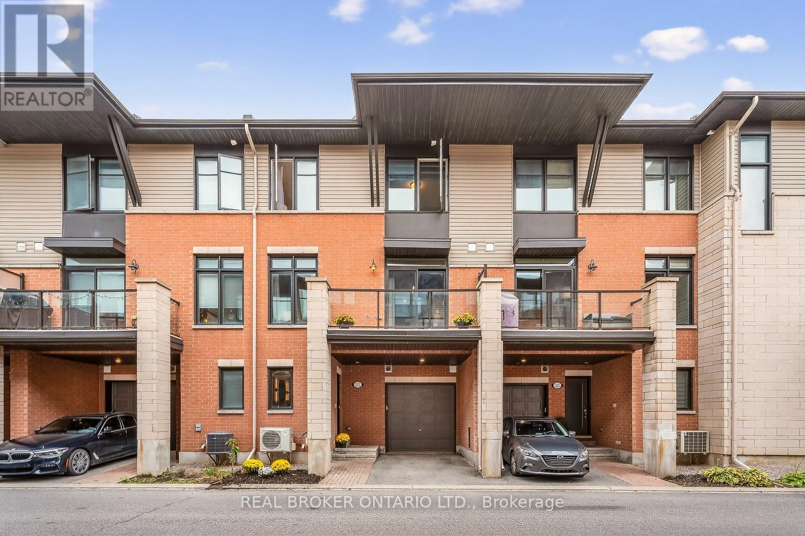 521 Chaperal Private, Ottawa, ON K4A 0Y2