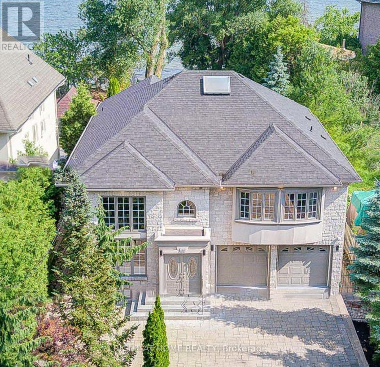 429 N Lake Rd, Richmond Hill, ON L4E 3A7