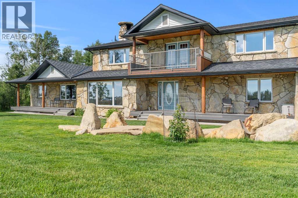 17 Oak Ave, Okotoks, AB T1S 1K6