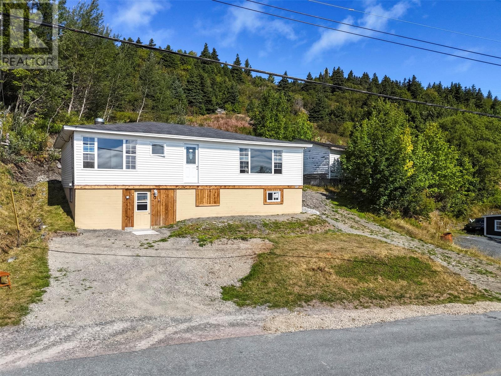 119 Main Rd, Bishops Cove, NL A0A 3X1