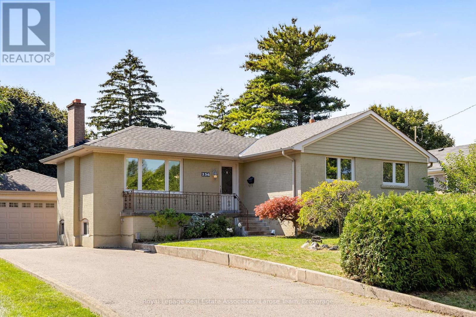 236 Woodale Ave, Oakville, ON L6K 2N2