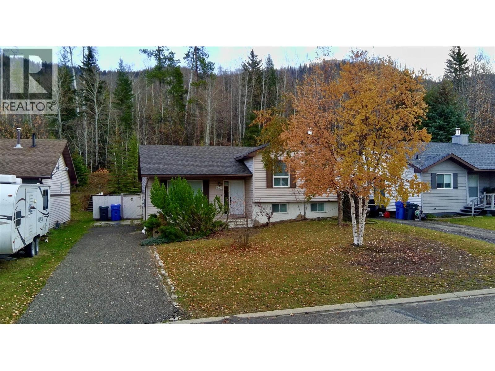 148 Gwillim Cres, Tumbler Ridge, BC V0C 2W0