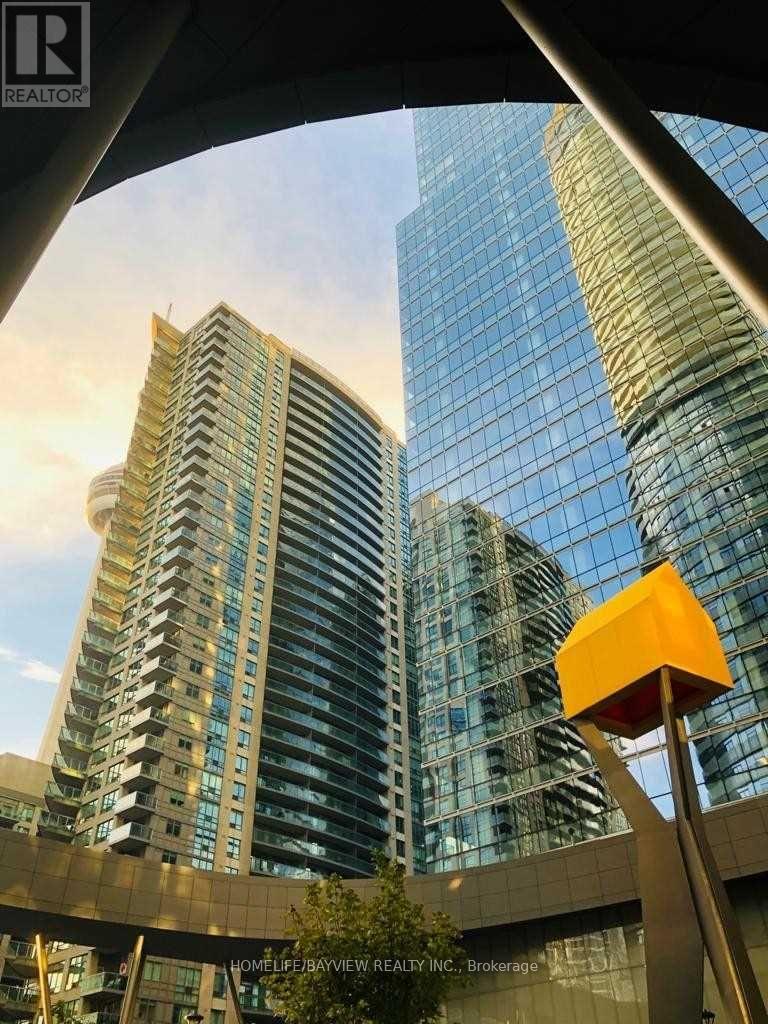 1605 12 York St, Toronto, ON M5J 0A9