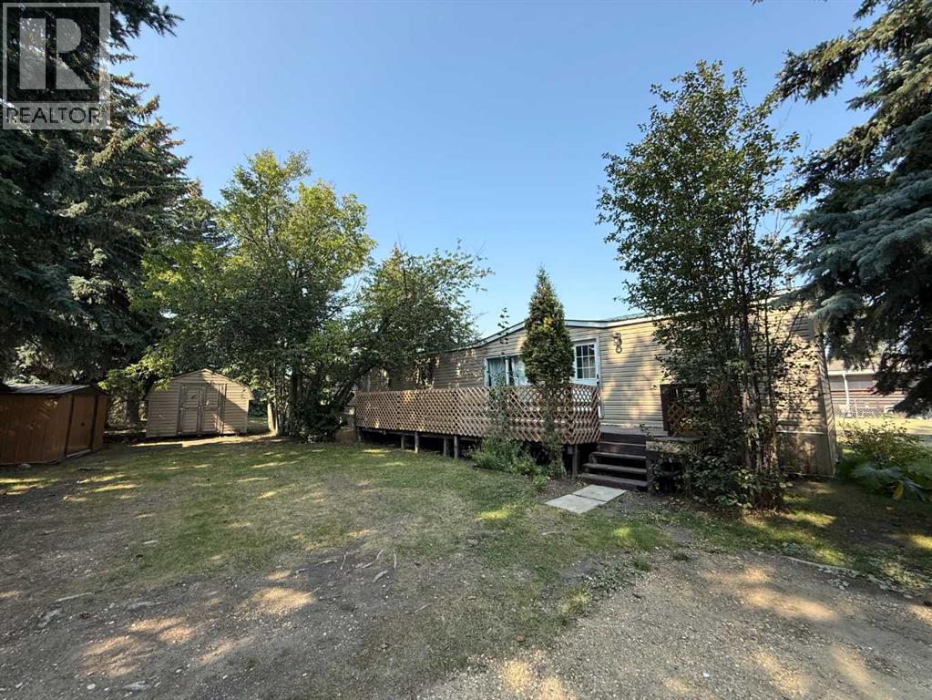 6205 54 Street #1, Ponoka, AB T4J 1M5