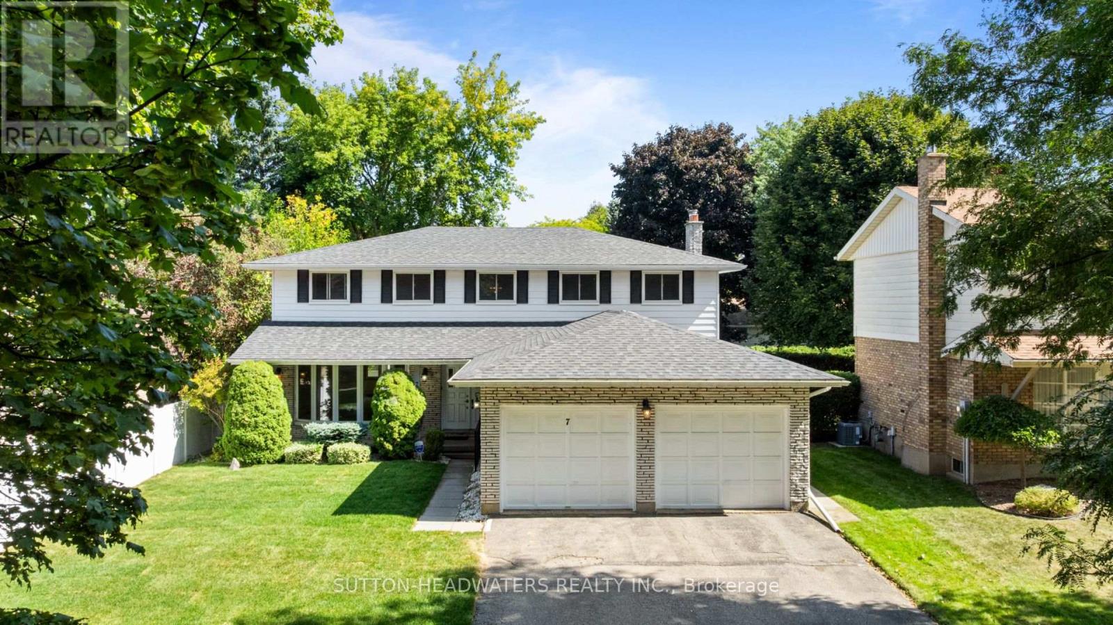 7 Brooks Ct, Brantford, ON N3R 5G1