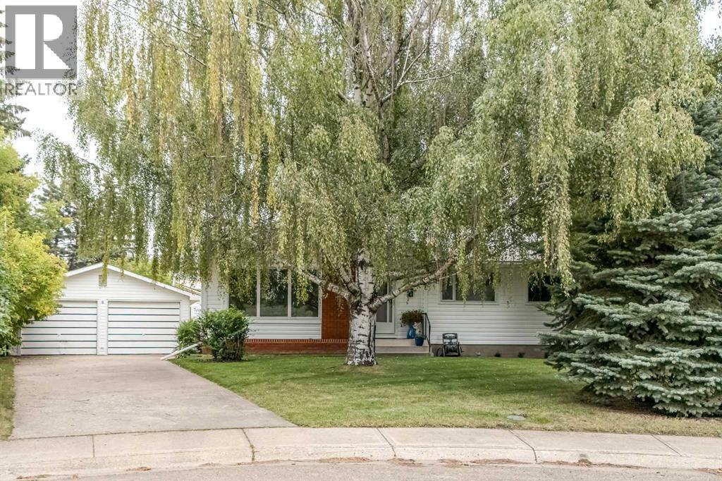 6 Standish Close, Red Deer, AB T4N 0A7