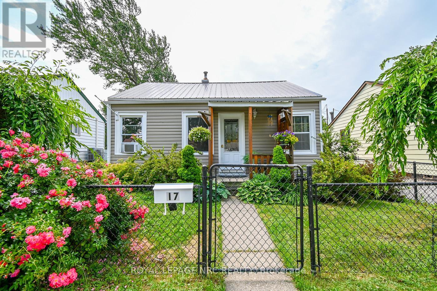 17 Dunkirk Ct, Welland, ON L3B 4W1
