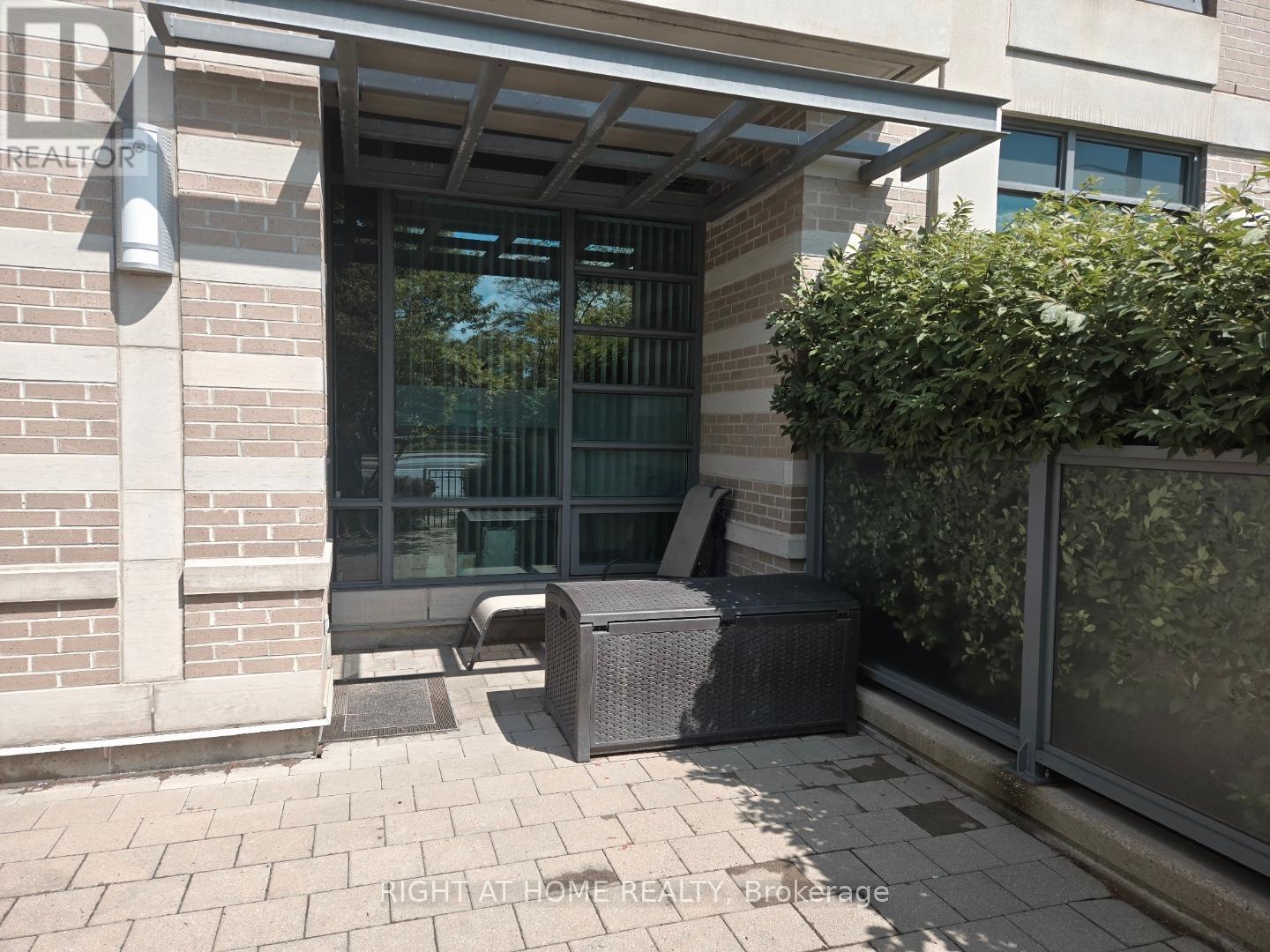 101 215 Sherway Gardens Rd, Toronto, ON M9C 0A4