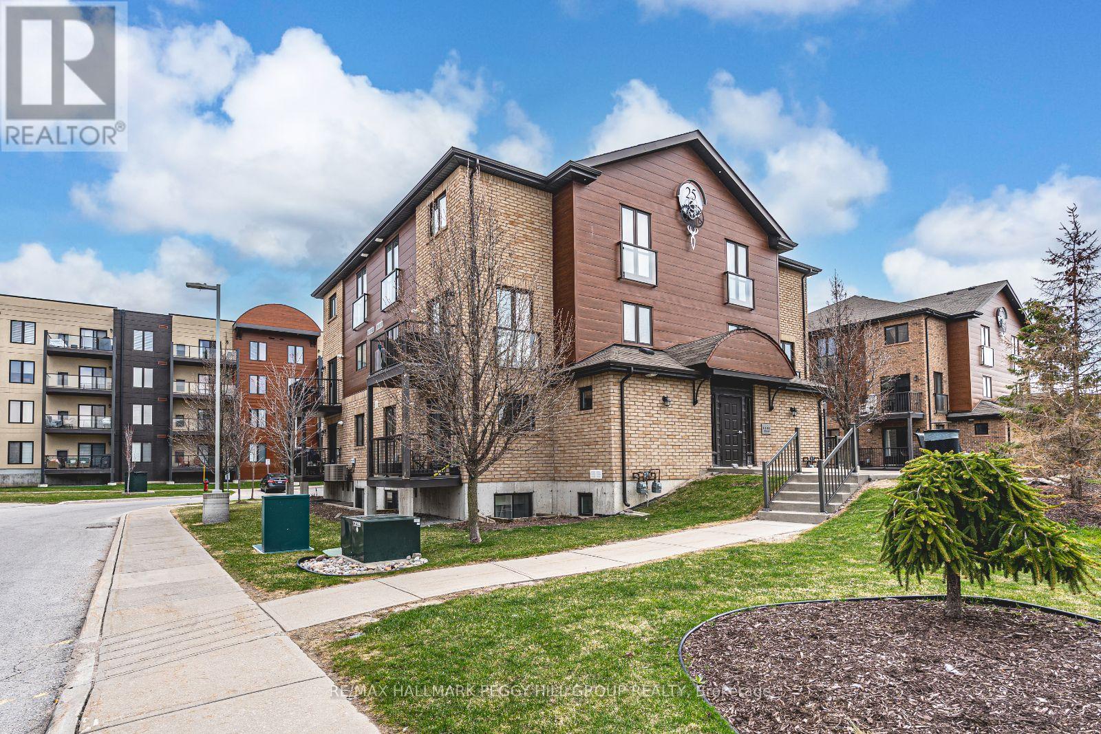 7 25 Madelaine Dr, Barrie, ON L4N 0M3