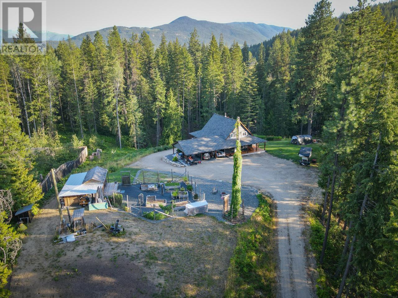4351 Poplar Ridge Rd, Castlegar, BC V0G 1H1