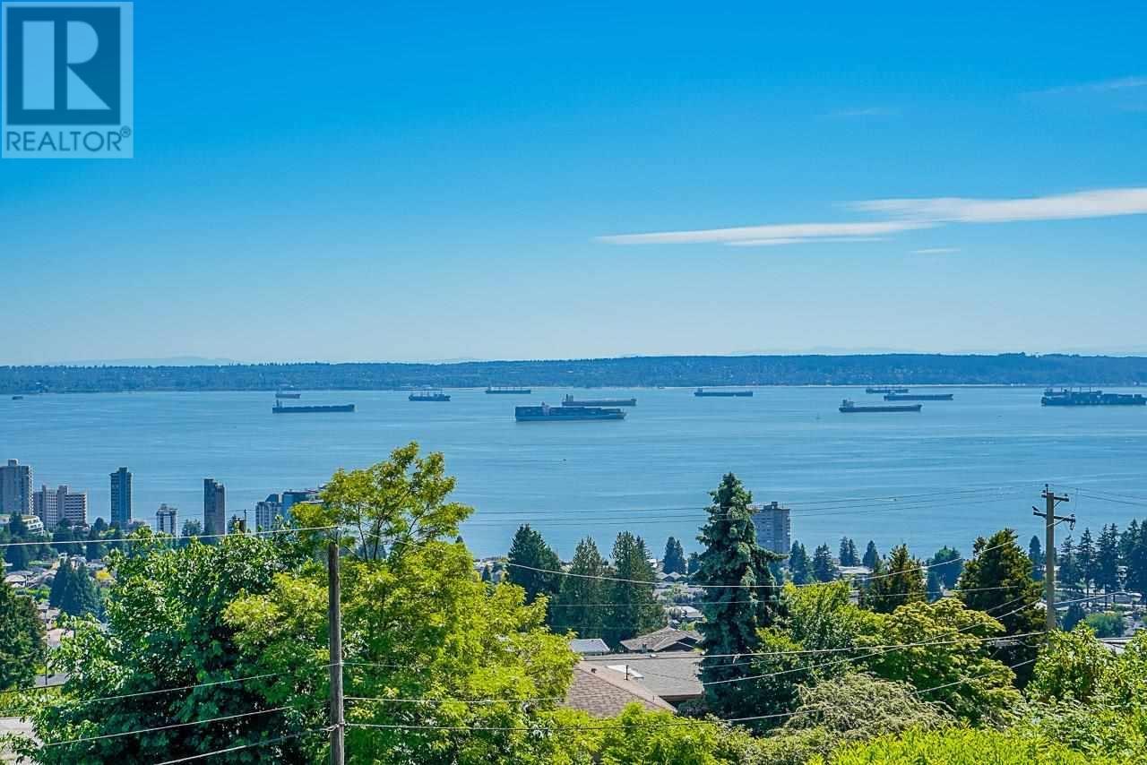 2278 Orchard Ln, West Vancouver, BC V7V 4X6