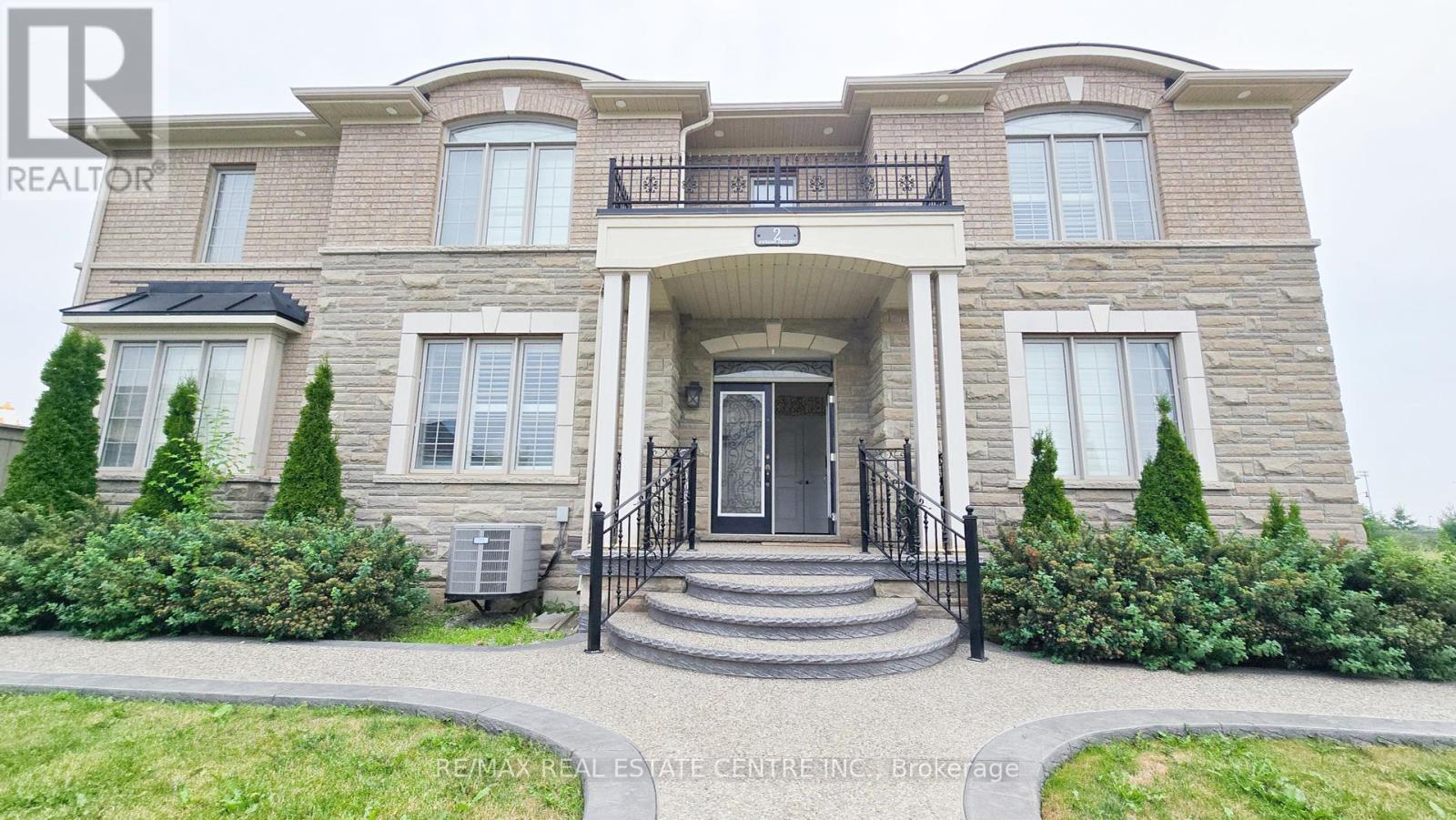 2 Buchanan Cres, Brampton, ON L6X 0Z3
