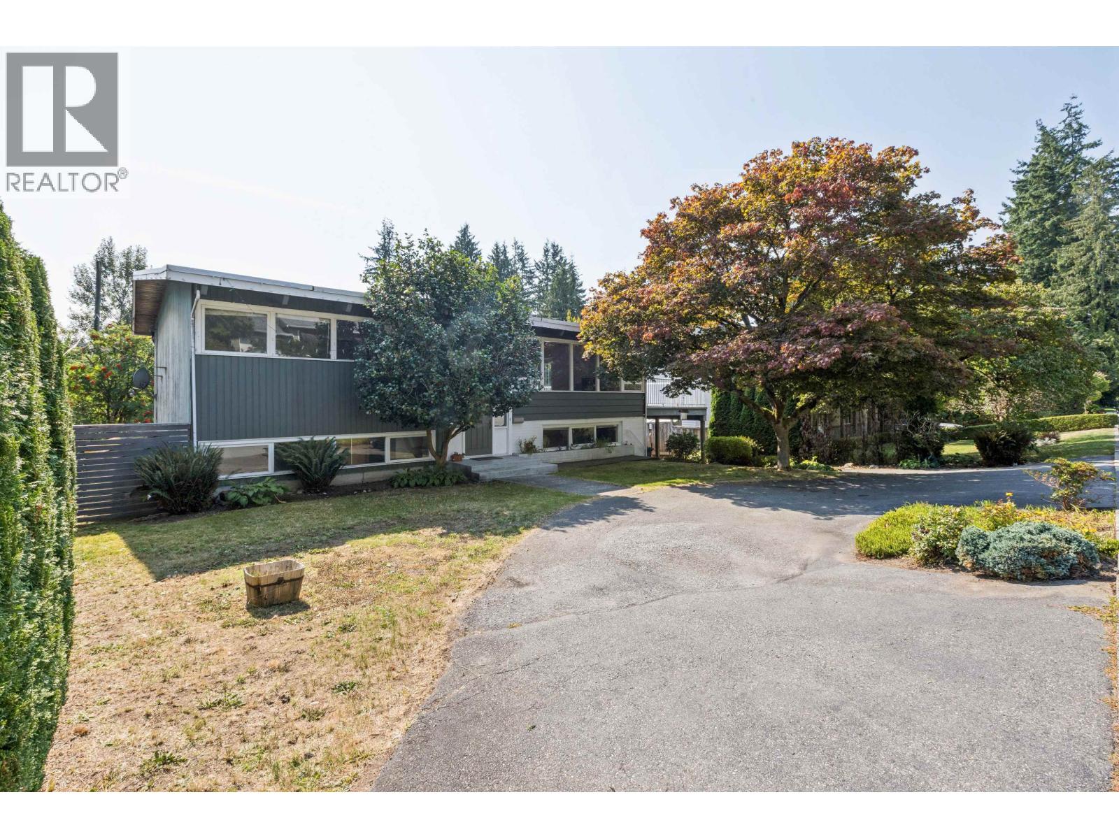 1023 Arlington Cres, North Vancouver, BC V7R 1K8