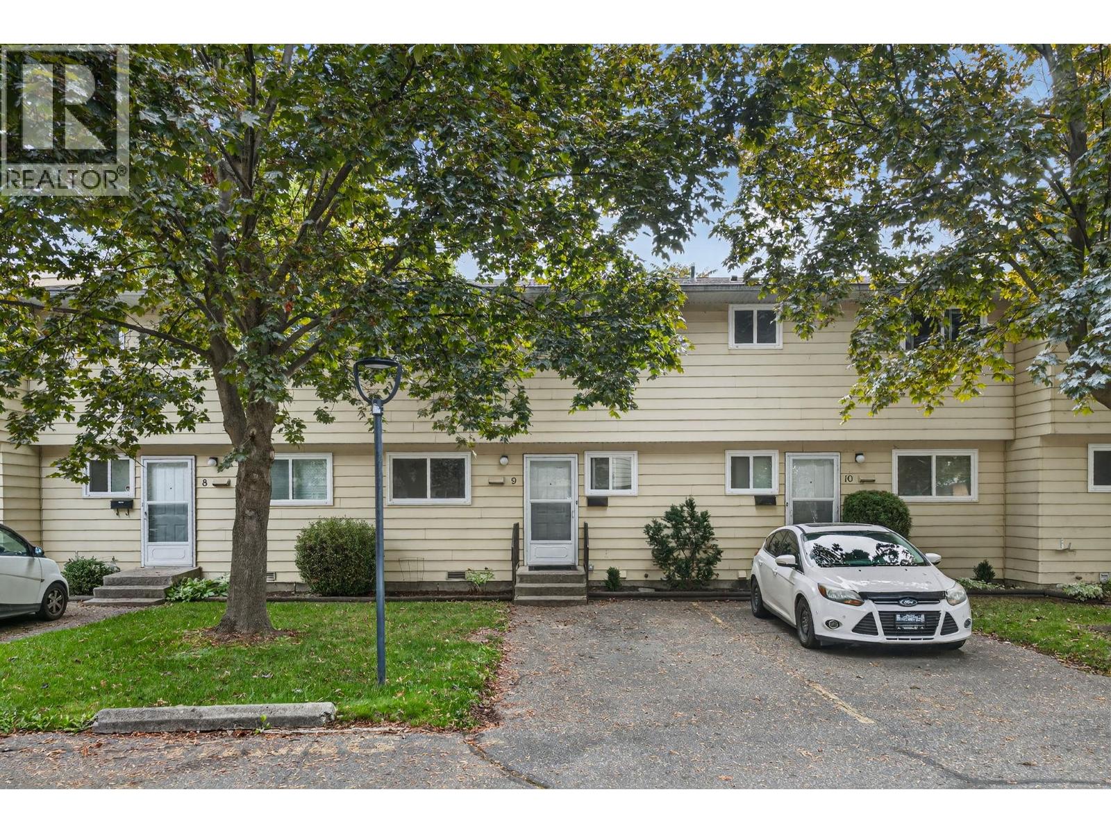 1153 Bernard Avenue Unit 9, Kelowna, BC V1Y 6R3