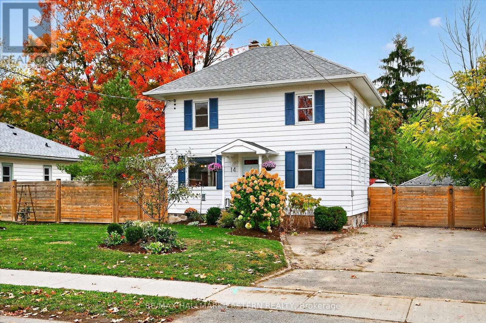 14 Alexander Ave Ward 2 Ave, Peterborough, ON K9J 6B4