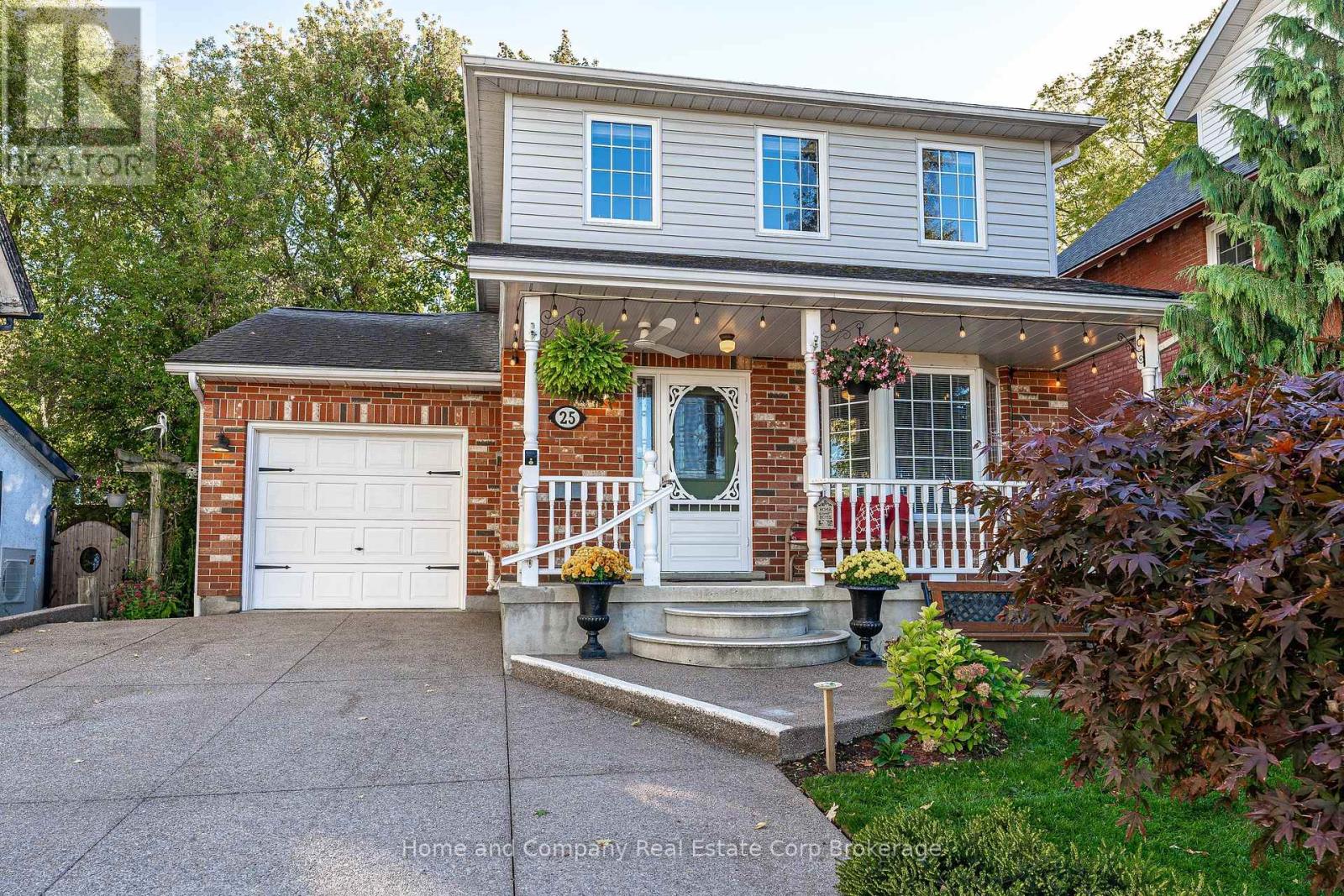 25 Water St, Stratford, ON N5A 3B9