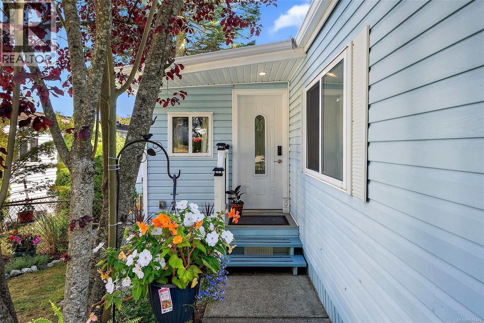 2779 Stautw Rd Unit 204 Rd, Central Saanich, BC V8M 2C8