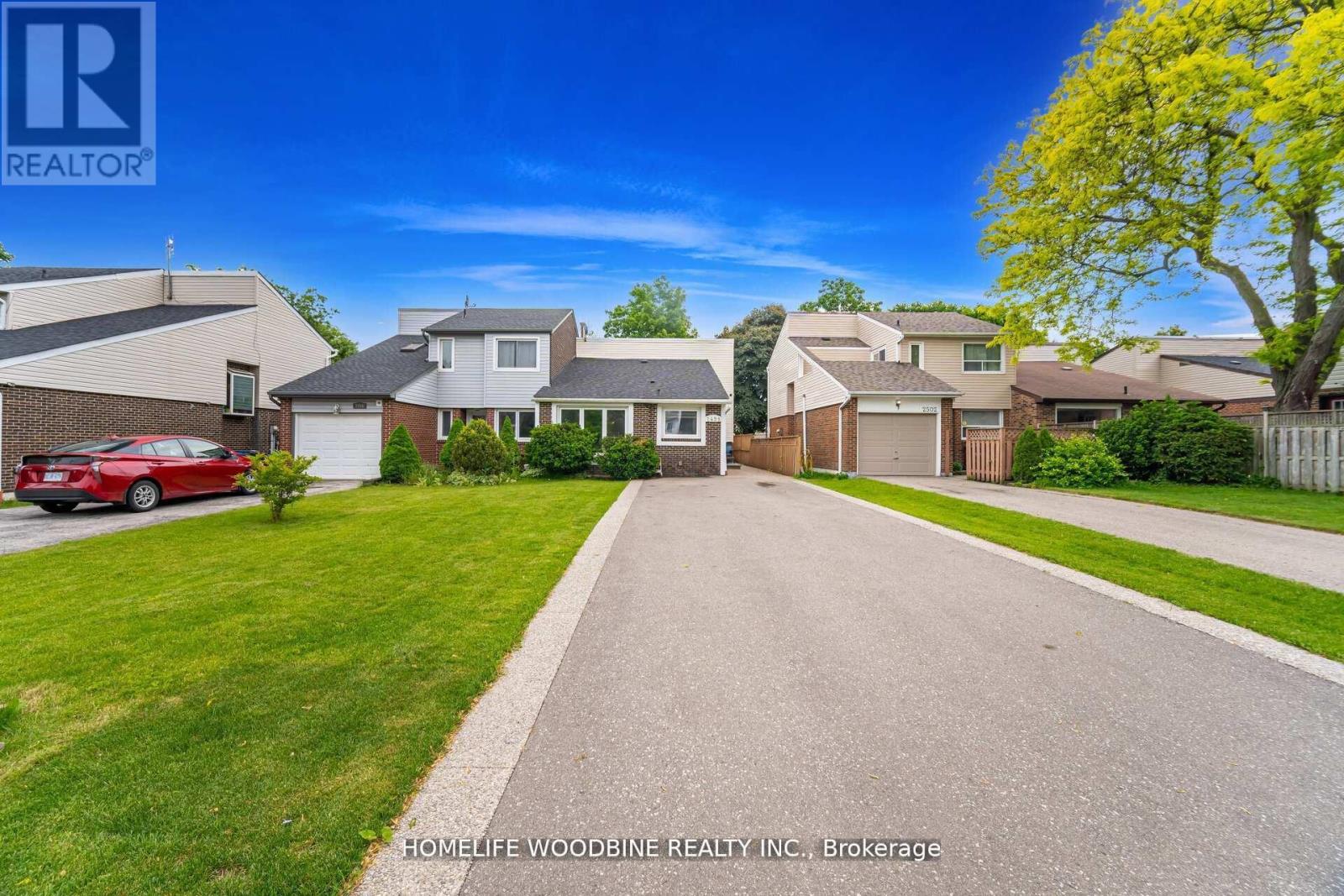 2498 Mainroyal St, Mississauga, ON L5L 1C9