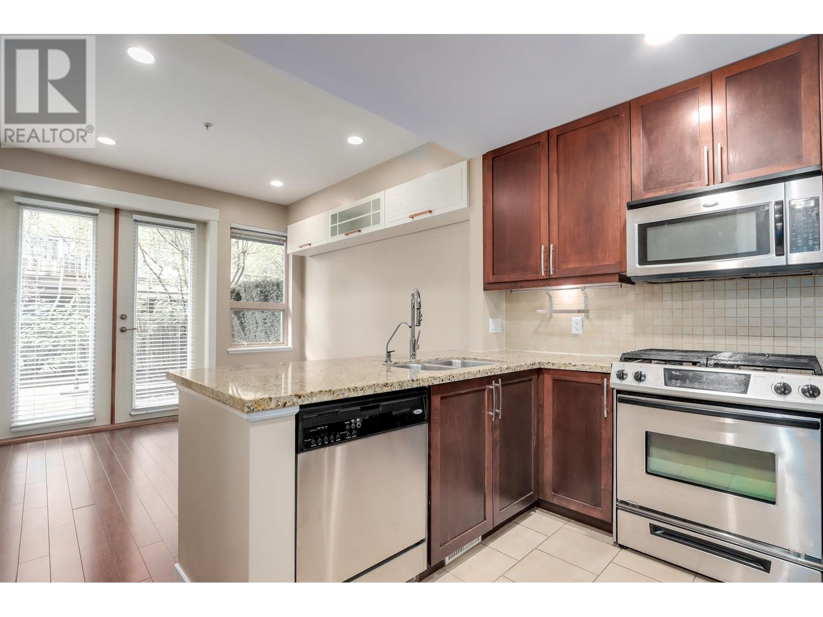 319 E 15 St, North Vancouver, BC V7L 2R6