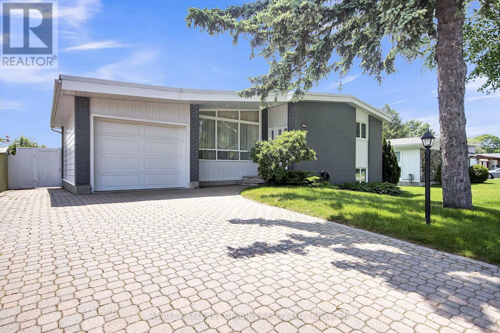 64 Sullivan Ave, Ottawa, ON K2G 1V2