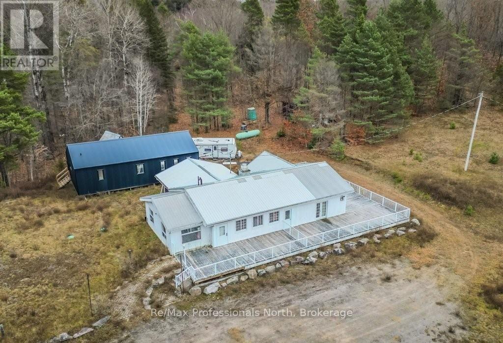 2180-2186 Highway 141, Muskoka Lakes, ON P0B 1M0