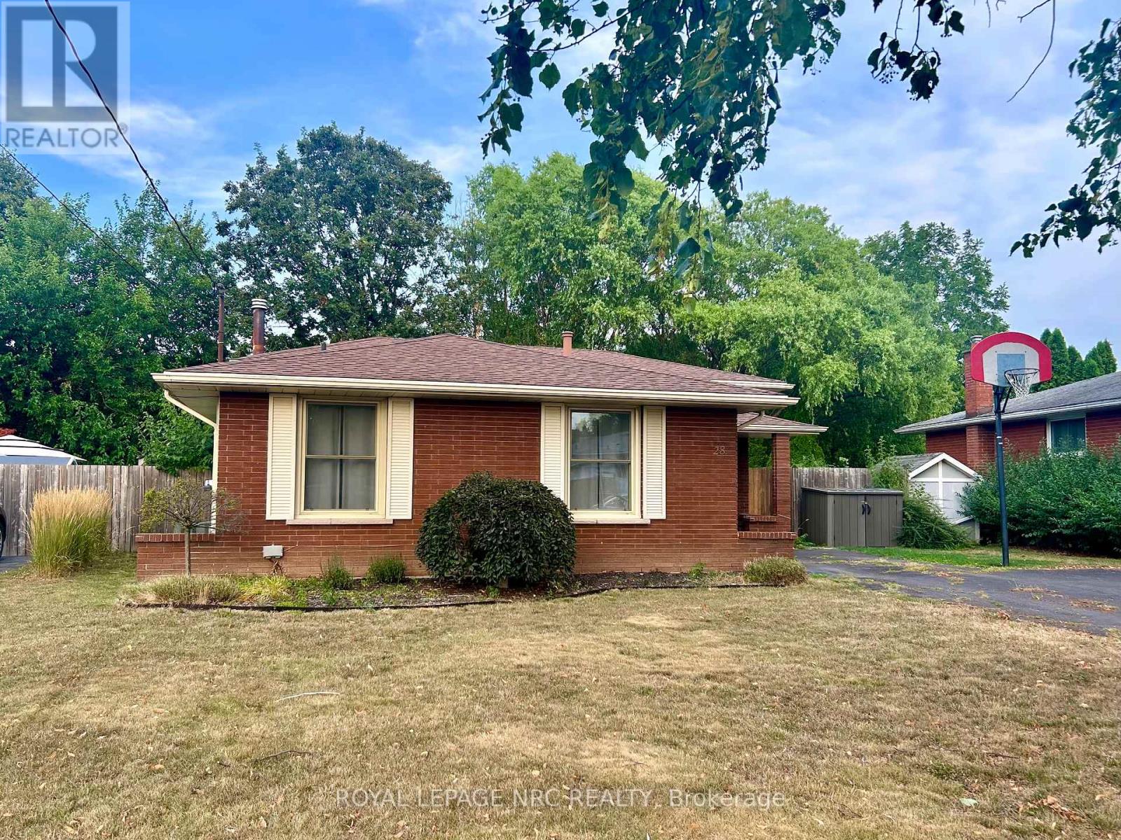 28 Ramsey St, St. Catharines, ON L2N 2K1