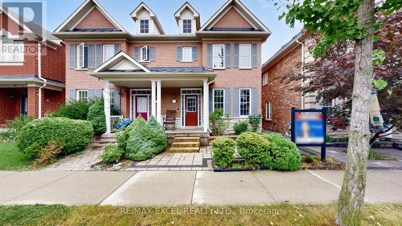 35 Cardrew St, Markham, ON L6B 1G2