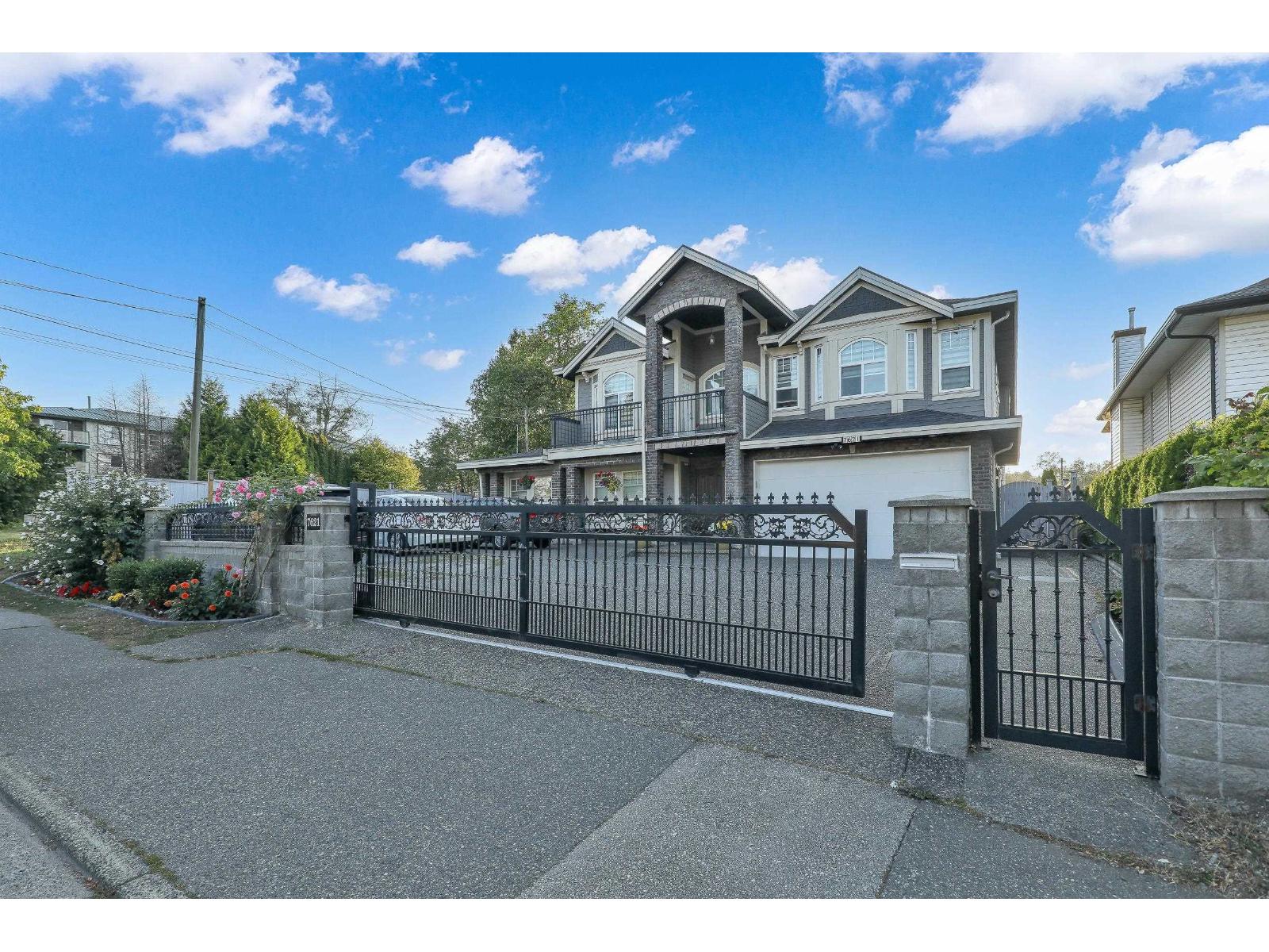 140 Street Unit 7621, Surrey, BC V3W 5J9