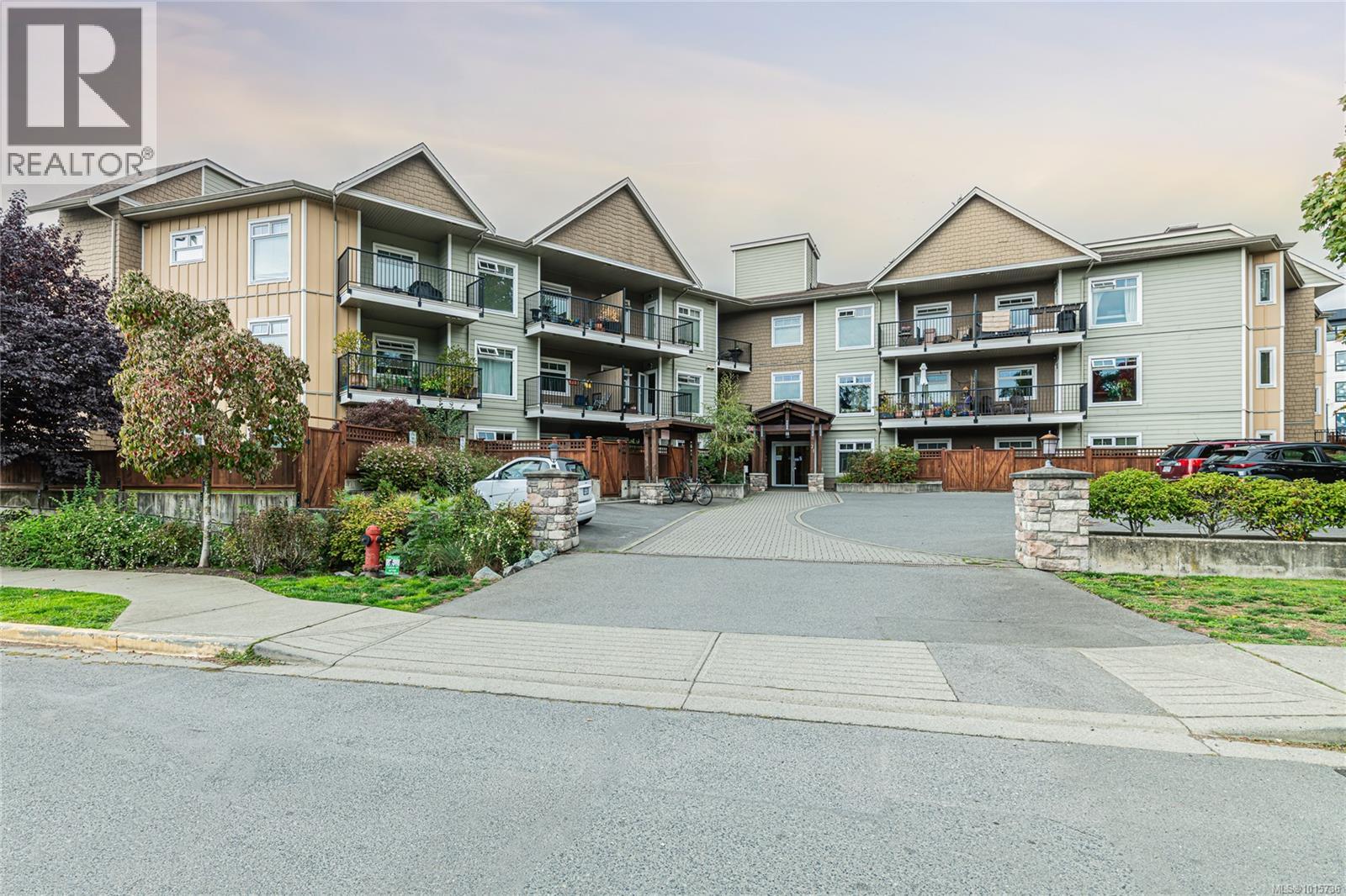 21 Conard St Unit 214 St, Victoria, BC V8Z 0C4