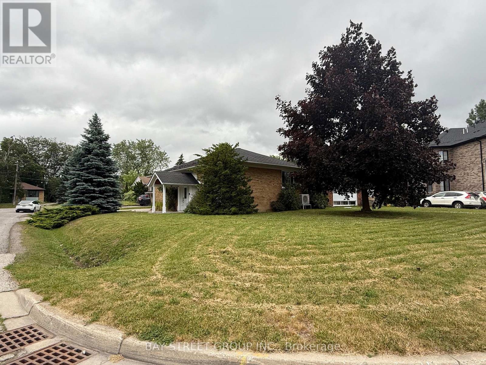 126 Cascade Cir, Richmond Hill, ON L4C 3H7