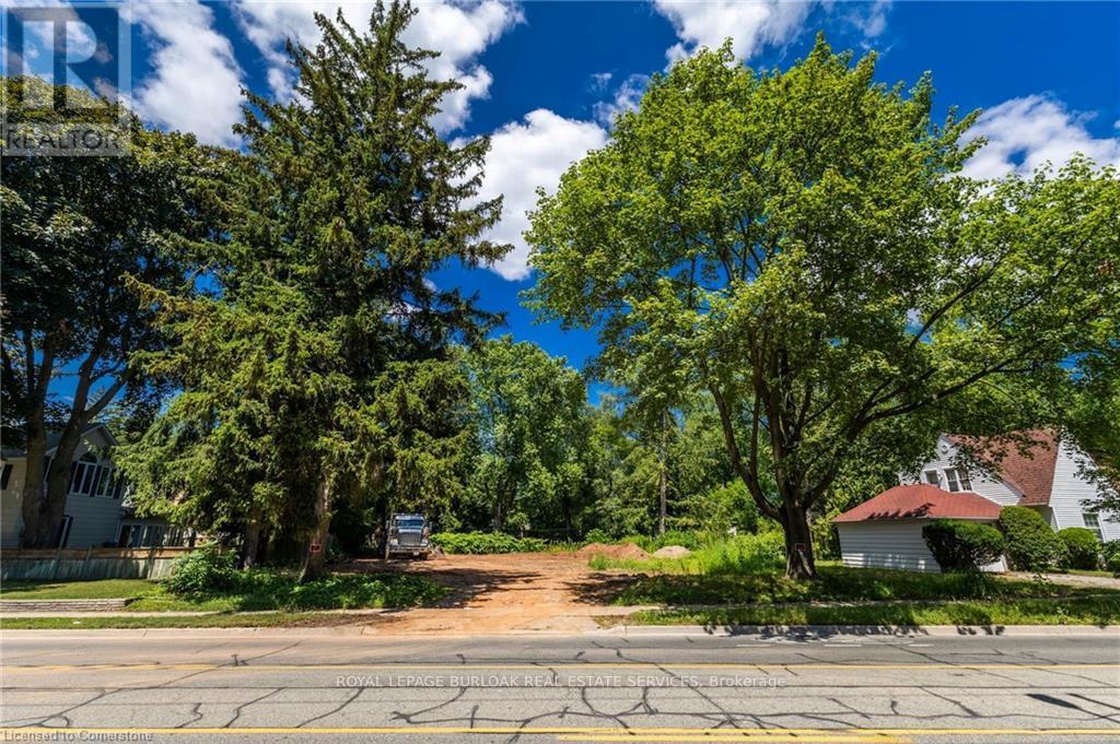 2379 Lakeshore Rd, Burlington, ON L7R 1B6