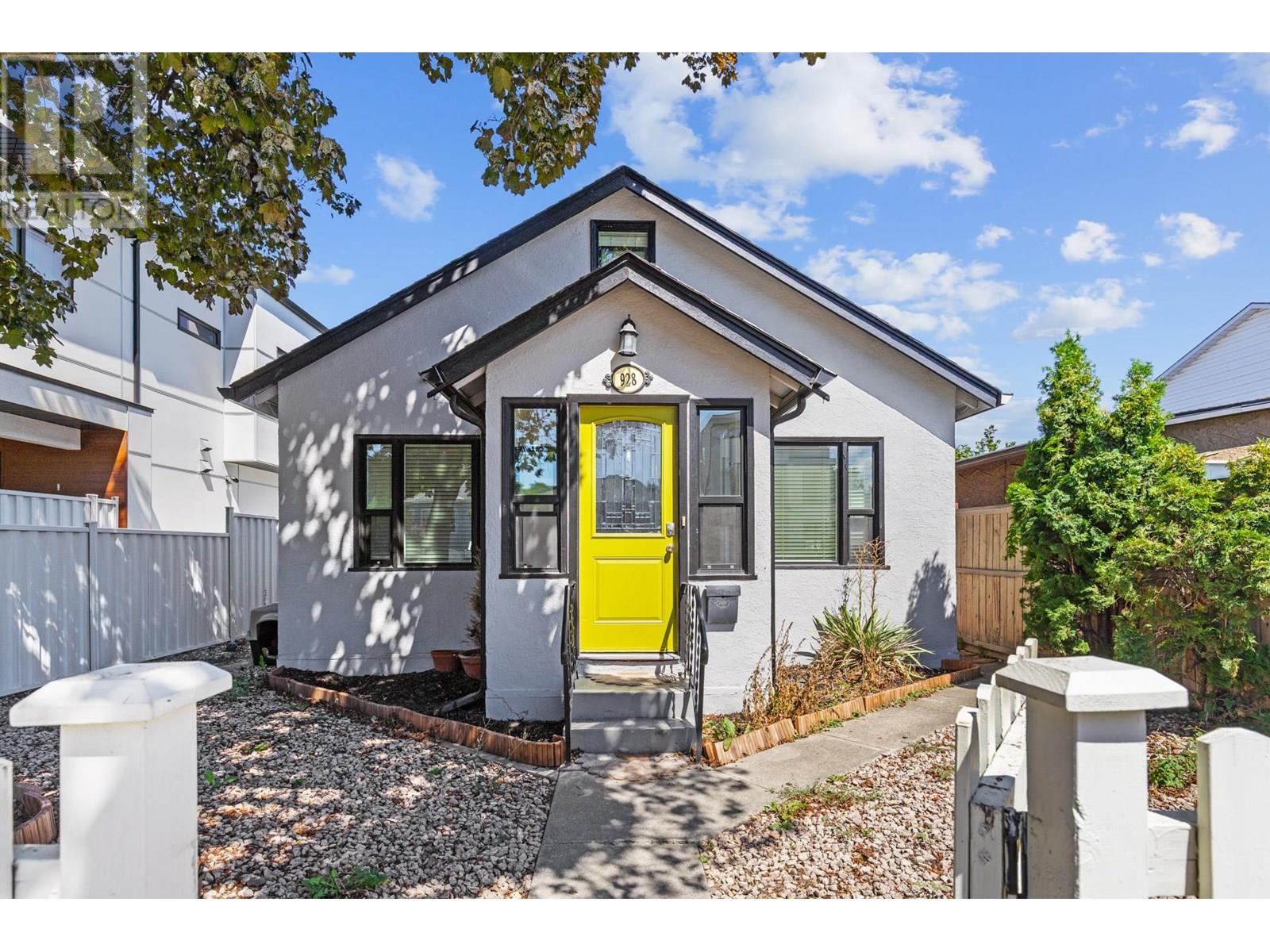 928 Fuller Ave, Kelowna, BC V1Y 6X4