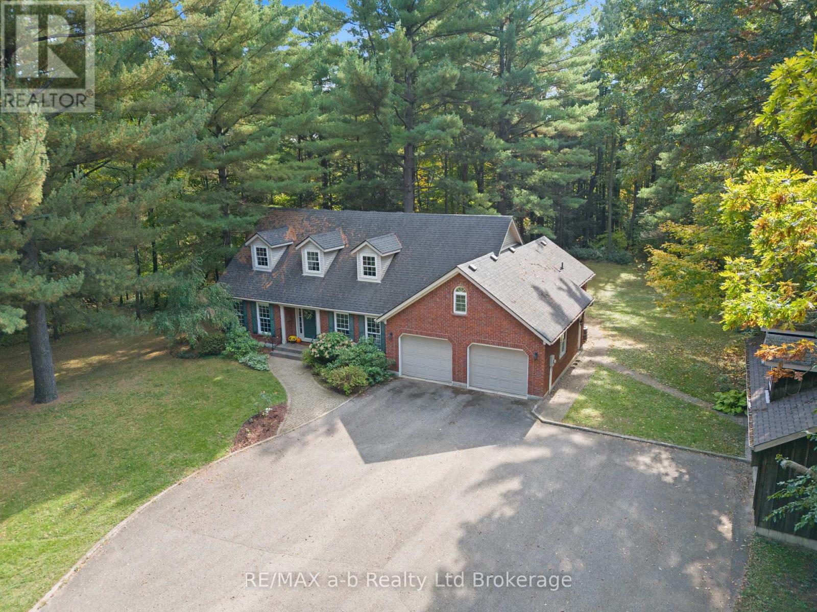 27 Norfolk St, Norwich, ON N0J 1R0